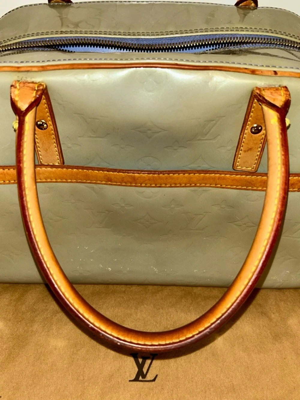 Auth Louis Vuitton Green Vernis Patent Tompkins Square Monogram Leather
Tote - Picture 4 of 15